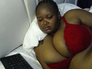 Lunabloom01 Chaturbate stream image from April 11, 2026