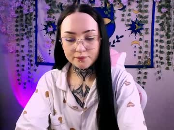 Mollymeooww stream image from April 11, 2026