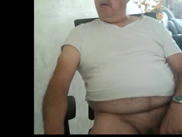 Isfuntochathere Chaturbate stream image from April 11, 2026