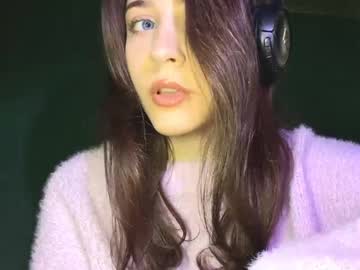 Francinekalchik Chaturbate stream image from April 11, 2026