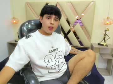Andrewsmile_ Chaturbate stream image from April 11, 2026