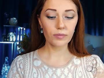 Missbeverlymills Chaturbate stream image from April 11, 2026