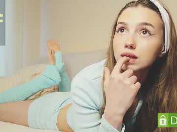 Shypeachmaru Chaturbate stream image from April 11, 2026