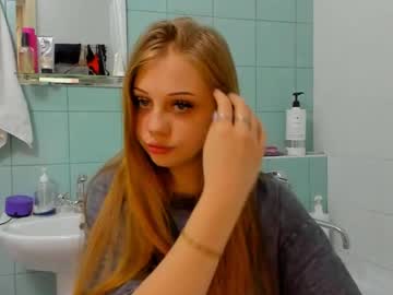 Mandi_Fox Chaturbate stream image from April 11, 2026