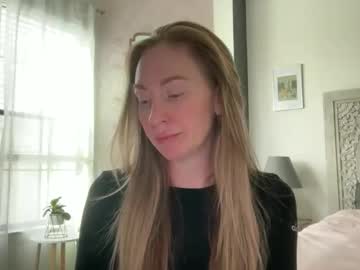 Sarahgiroux86 Chaturbate stream image from April 11, 2026