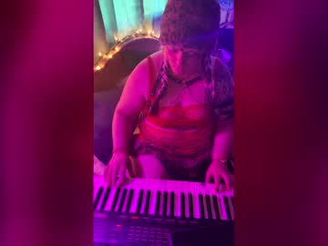 Hollyraexxo Chaturbate stream image from April 11, 2026