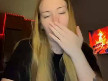 Teneshaalthiser Chaturbate stream image from April 11, 2026