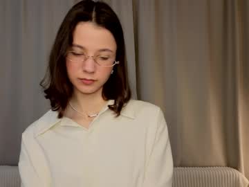 Serinazele Chaturbate stream image from April 11, 2026