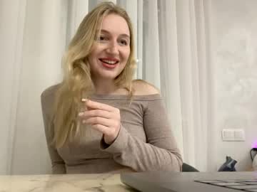 Silkyvera Chaturbate stream image from April 11, 2026