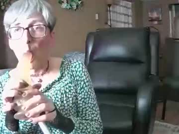 Mommamadesissy Chaturbate stream image from April 11, 2026