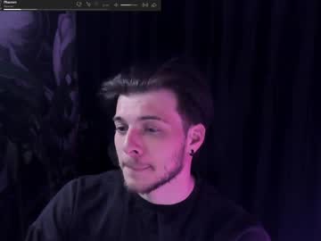 Whiteegrimm Chaturbate stream image from April 11, 2026