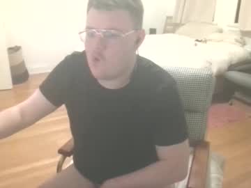 Cwalkerw Chaturbate stream image from April 12, 2026