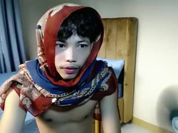 Itzme_Curlyalvin Chaturbate stream image from April 12, 2026