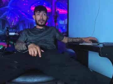 Frankdanielsmolano Chaturbate stream image from April 12, 2026