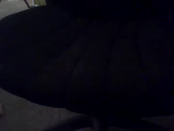 Luckyone2night Chaturbate stream image from April 12, 2026
