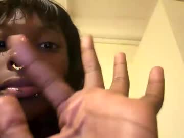 Arilavish Chaturbate stream image from April 12, 2026