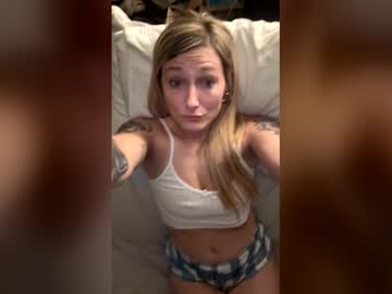 Queenbish90 Chaturbate stream image from April 12, 2026