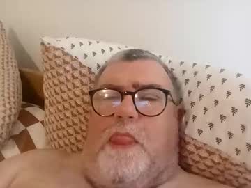 Twohats2810 Chaturbate stream image from April 12, 2026