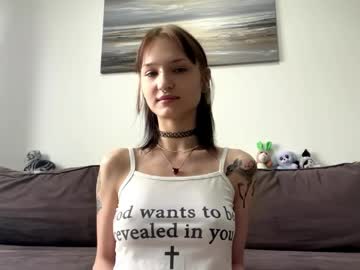Gussiepapagni Chaturbate stream image from April 12, 2026