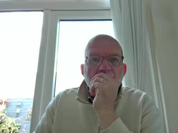 Beardman916444 Chaturbate stream image from April 12, 2026