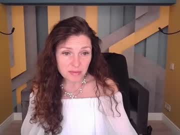 Ellalongs Chaturbate stream image from April 12, 2026