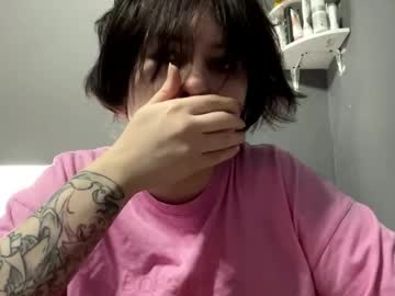 Earthascritchfield Chaturbate stream image from April 12, 2026