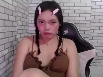 Hoelymelissaa Chaturbate stream image from April 12, 2026