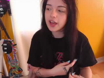 Learaypie Chaturbate stream image from April 12, 2026