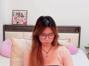 Charlottelin Chaturbate stream image from April 12, 2026