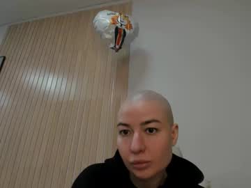 Julia_Bright Chaturbate stream image from April 12, 2026