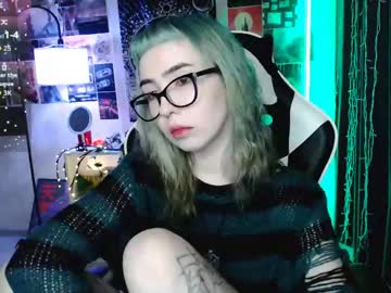 Julscinamon Chaturbate stream image from April 12, 2026