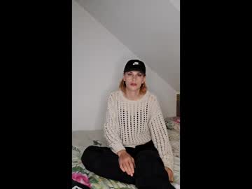 Roxyseidel Chaturbate stream image from April 12, 2026