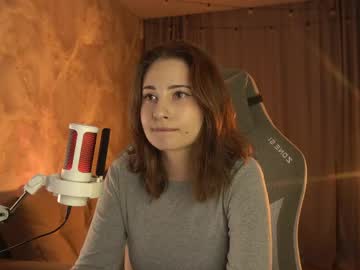 Luntiki Chaturbate stream image from April 12, 2026
