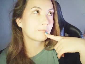 Moodiemira Chaturbate stream image from April 12, 2026