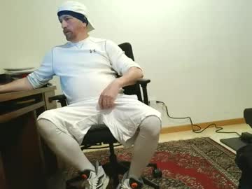 Hockeybud Chaturbate stream image from April 12, 2026