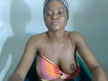 Juicynpinkx Chaturbate stream image from April 12, 2026