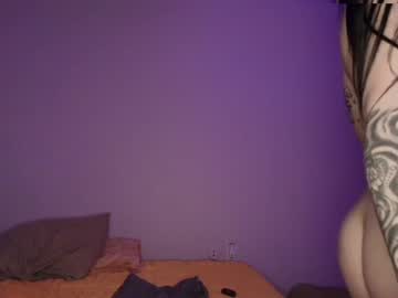 Girlofurdreamsxxxxox Chaturbate stream image from April 12, 2026