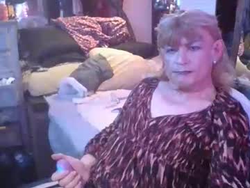 Hotsuzyluv Chaturbate stream image from April 12, 2026