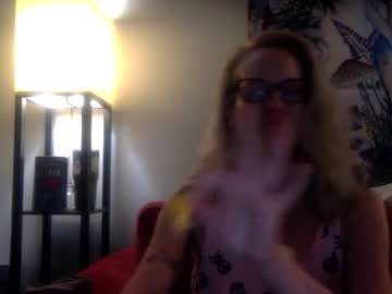 Love_Blooms Chaturbate stream image from April 13, 2026
