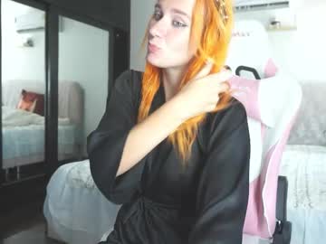 Emmyfoxxofficial Chaturbate stream image from April 13, 2026