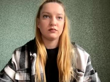 Sammychinweze Chaturbate stream image from April 13, 2026