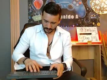 Reiko_85_ Chaturbate stream image from April 13, 2026