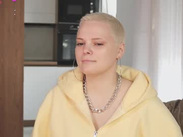 Likaaberry Chaturbate stream image from April 13, 2026