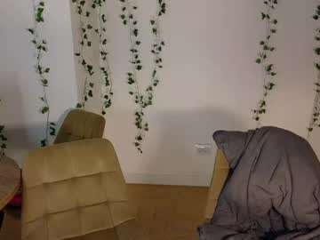 2mamacitas Chaturbate stream image from April 13, 2026