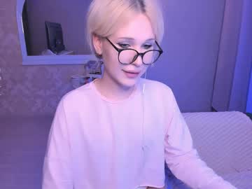 Kristialsoopp Chaturbate stream image from April 13, 2026