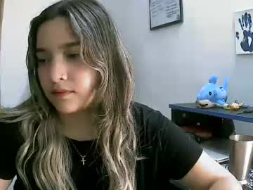 Izzy_32 Chaturbate stream image from April 14, 2026