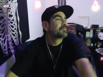 Soyelcarlitos Chaturbate stream image from April 14, 2026