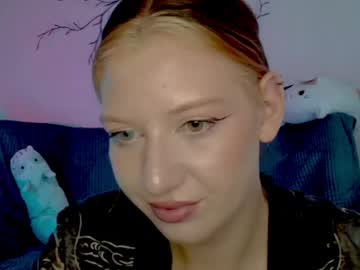 Earn_My_Lily Chaturbate stream image from April 14, 2026