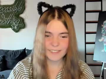 Miraa_Bloom Chaturbate stream image from April 14, 2026