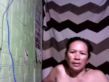 Pinayevelyn Chaturbate stream image from April 14, 2026